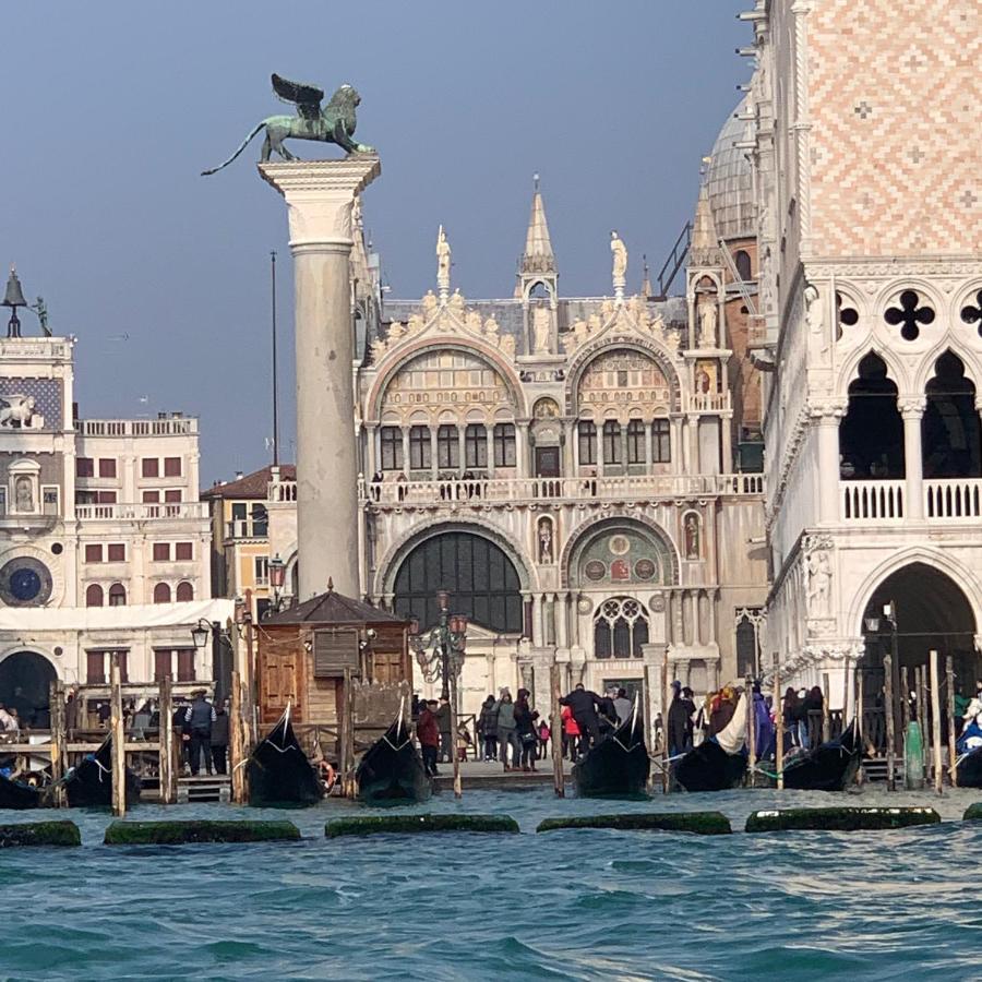 The Wolf House Inn Venecia